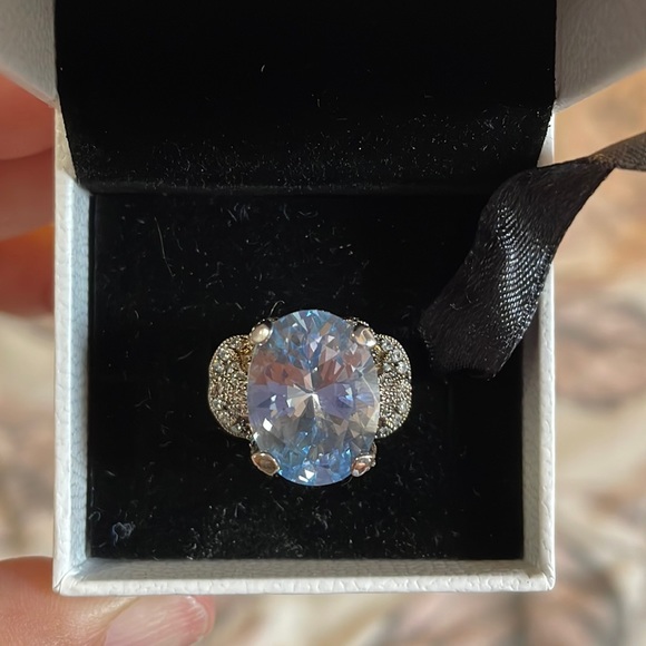 Beautiful large stone ring size 8. Light blue jewel - Picture 2 of 12